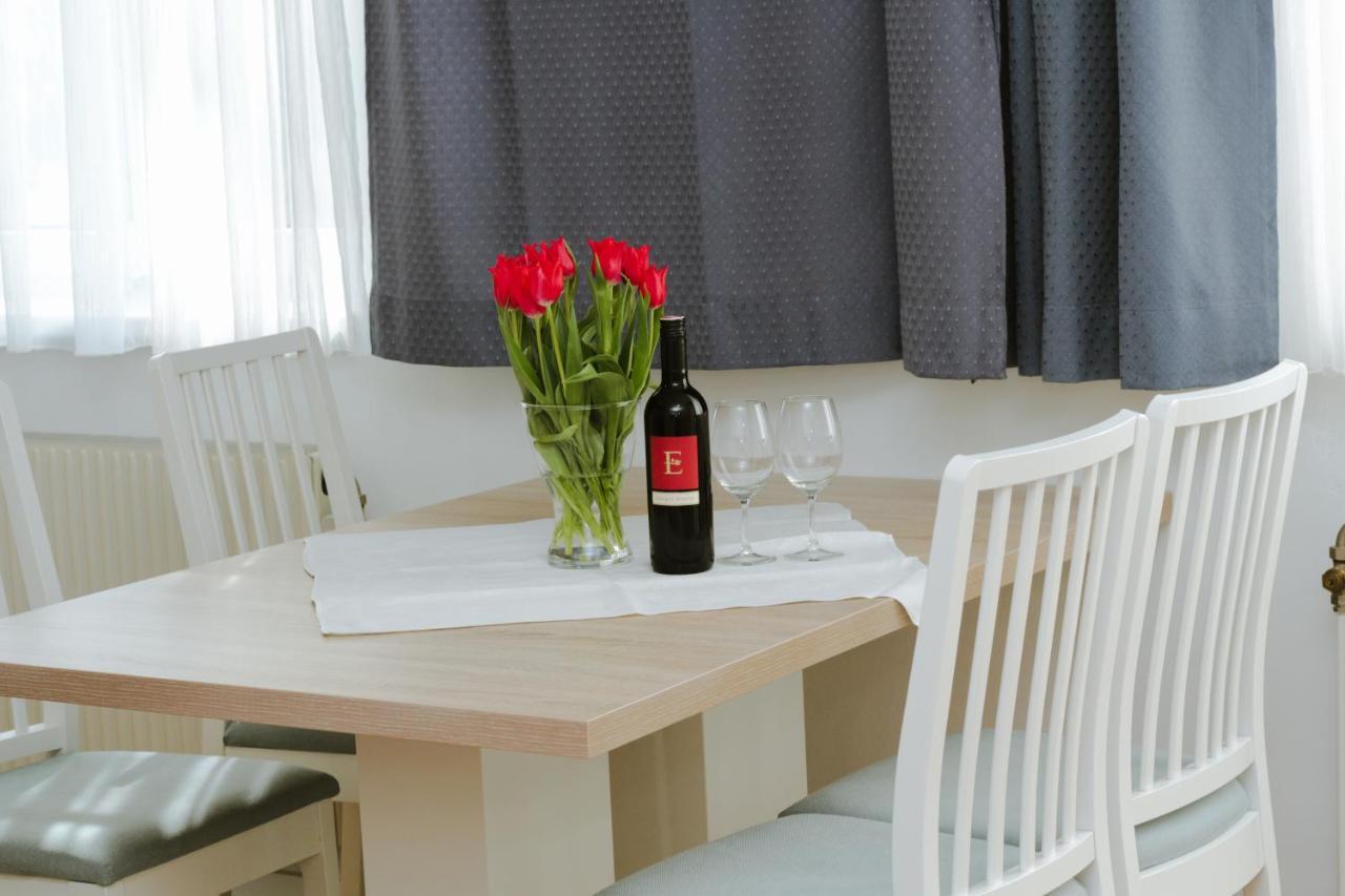 Ferienwohnung In Der Fussgaengerzone Gartenblick - Studio Apartment ไอเซนชตัดท์ ภายนอก รูปภาพ