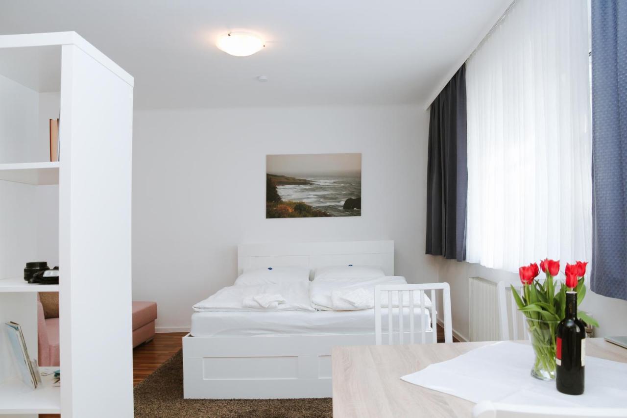 Ferienwohnung In Der Fussgaengerzone Gartenblick - Studio Apartment ไอเซนชตัดท์ ภายนอก รูปภาพ